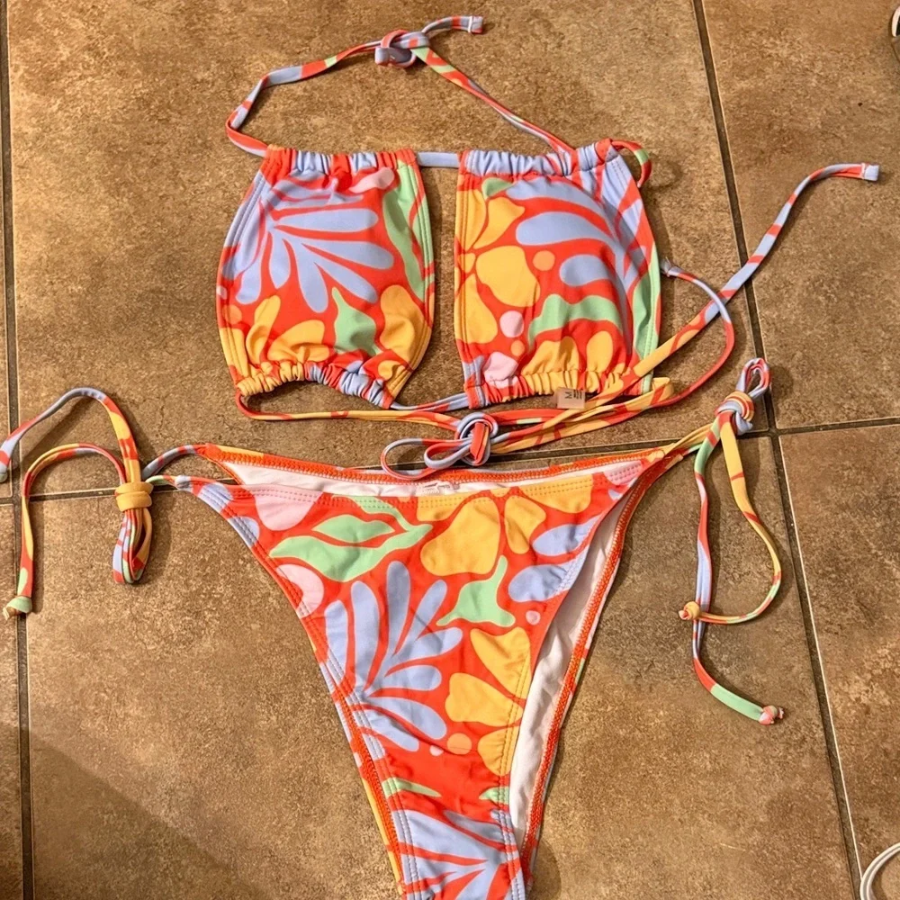Samiol Medium orange Floral Bikini Set